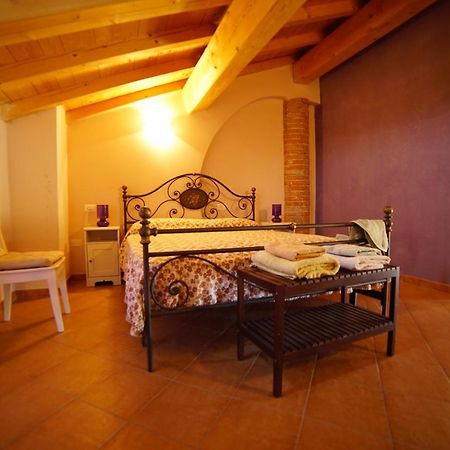 فيلا Agriturismo Il Sole Rivarolo del Re ed Uniti المظهر الخارجي الصورة
